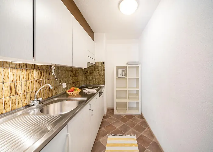 2303 Einfaches Und Guenstiges Apartman