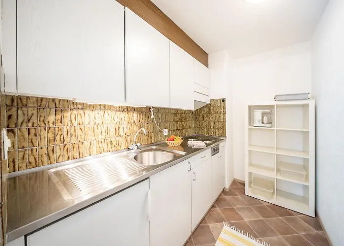 2303 Einfaches Und Guenstiges 武尔佩拉